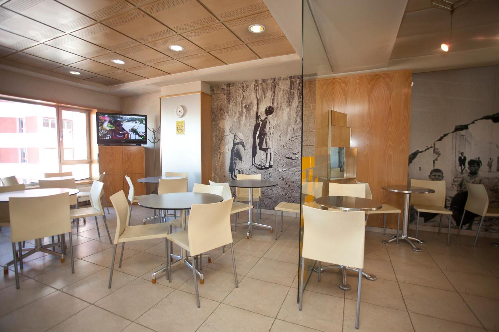 Hotel Metropol By Carris Lugo Restaurant bilde